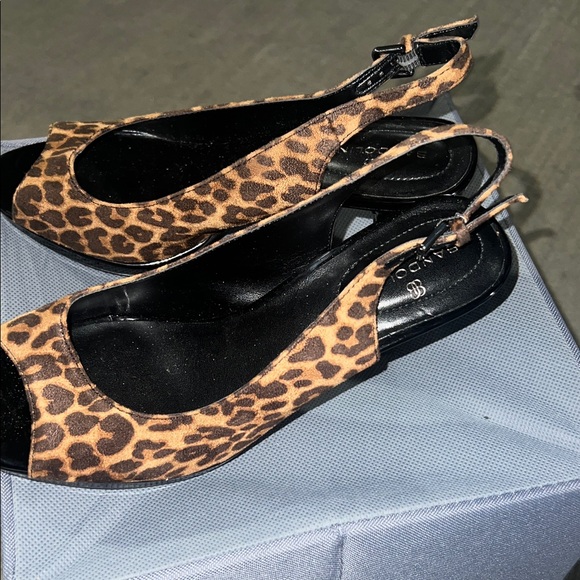 Bandolino Leopard Print Peep Toe Heels - Picture 4 of 6